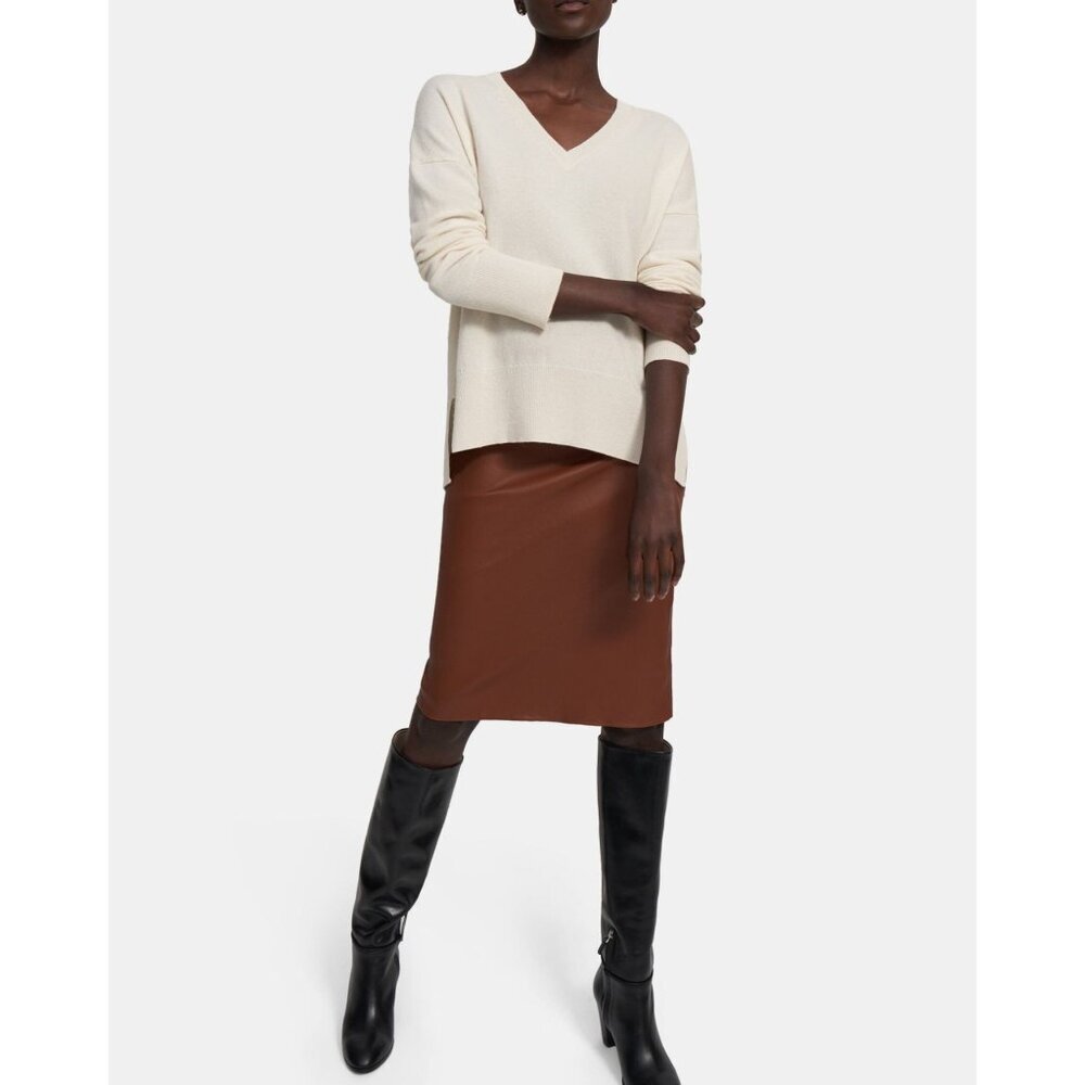 NWT Theory V-Neck Sweater in Cashmere Size M